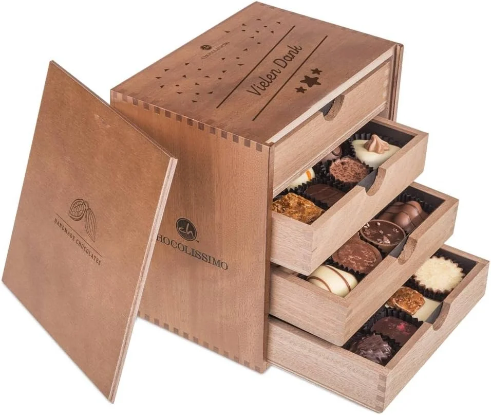 ChocoMassimo – Gracias – 40 deliciosos bombones en una caja de madera con cajones | gracias presente | Idea de regalo | Mujer | Hombre | Adulto | Amigo | Padres | Colega | Mujeres | Hombres