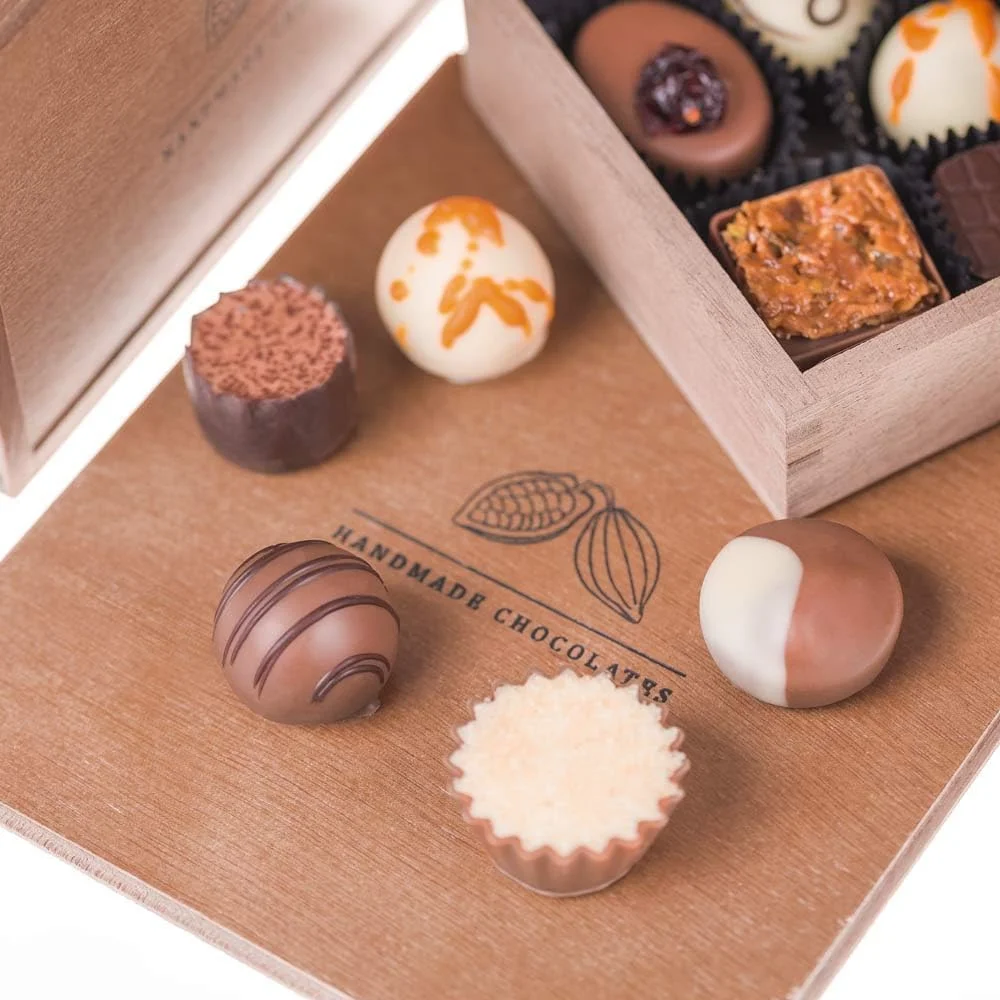 ChocoMassimo – Gracias – 40 deliciosos bombones en una caja de madera con cajones | gracias presente | Idea de regalo | Mujer | Hombre | Adulto | Amigo | Padres | Colega | Mujeres | Hombres - Imagen 4