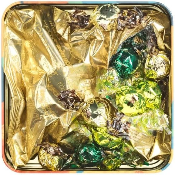 Venchi - Colección Heritage - Lata de Regalo con Surtido de Bombones Perla, 400 g - Idea de Regalo - Sin Gluten - Imagen 3
