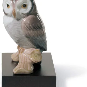 Figura de búho decorativo de porcelana de Lladró Decorative porcelain owl figure by Lladró