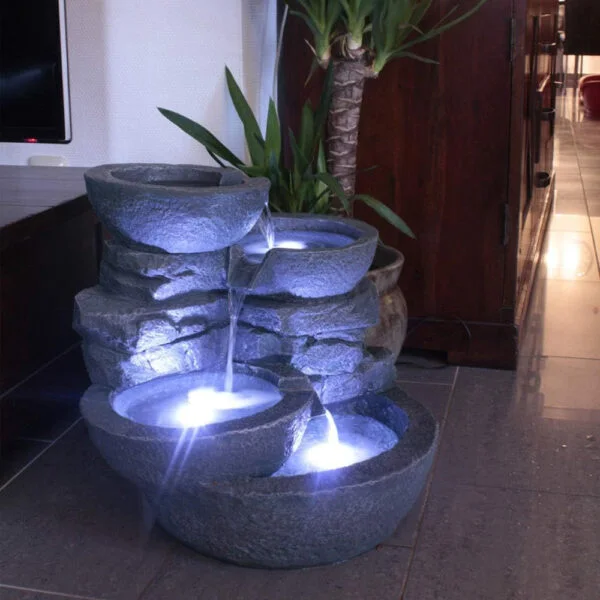 Fuente Decorativa Arnusa con Iluminación LED: Elegancia para Interiores y Jardines