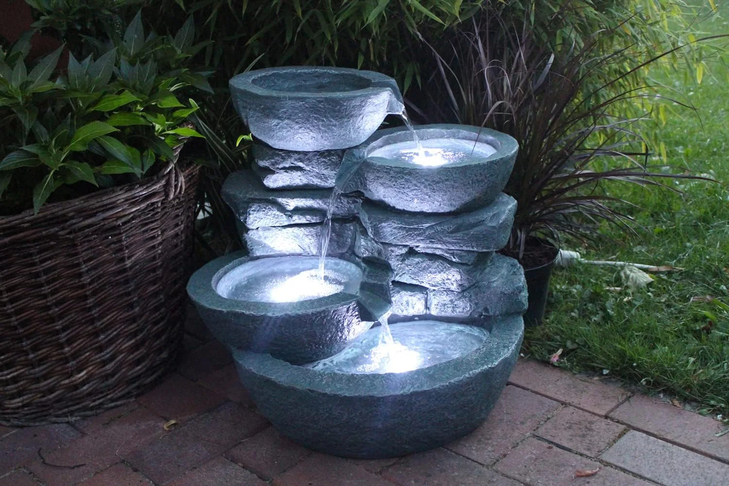 Arnusa Decorative Fountain with LED in Polyresin: Elegance and Serenity - Image 3