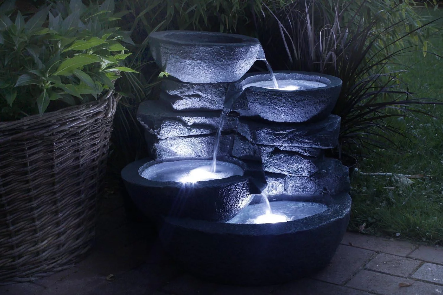 Arnusa Decorative Fountain with LED in Polyresin: Elegance and Serenity - Image 5