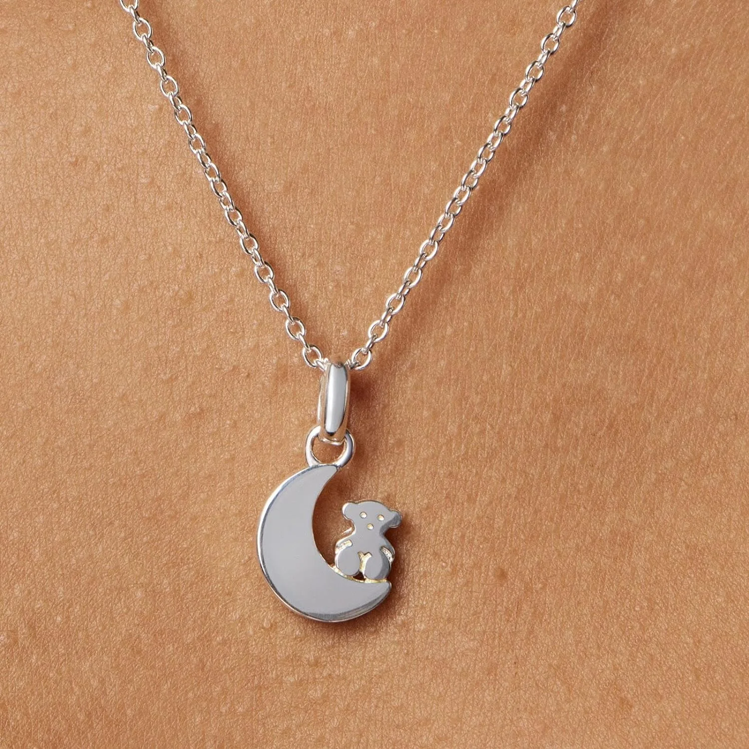 TOUS Collar de Plata de Primera Ley para Mujer con Colgante de Luna de 12 mm, 45 cm de Largo, Delicado y Elegante, Colección Nocturne - Imagen 4