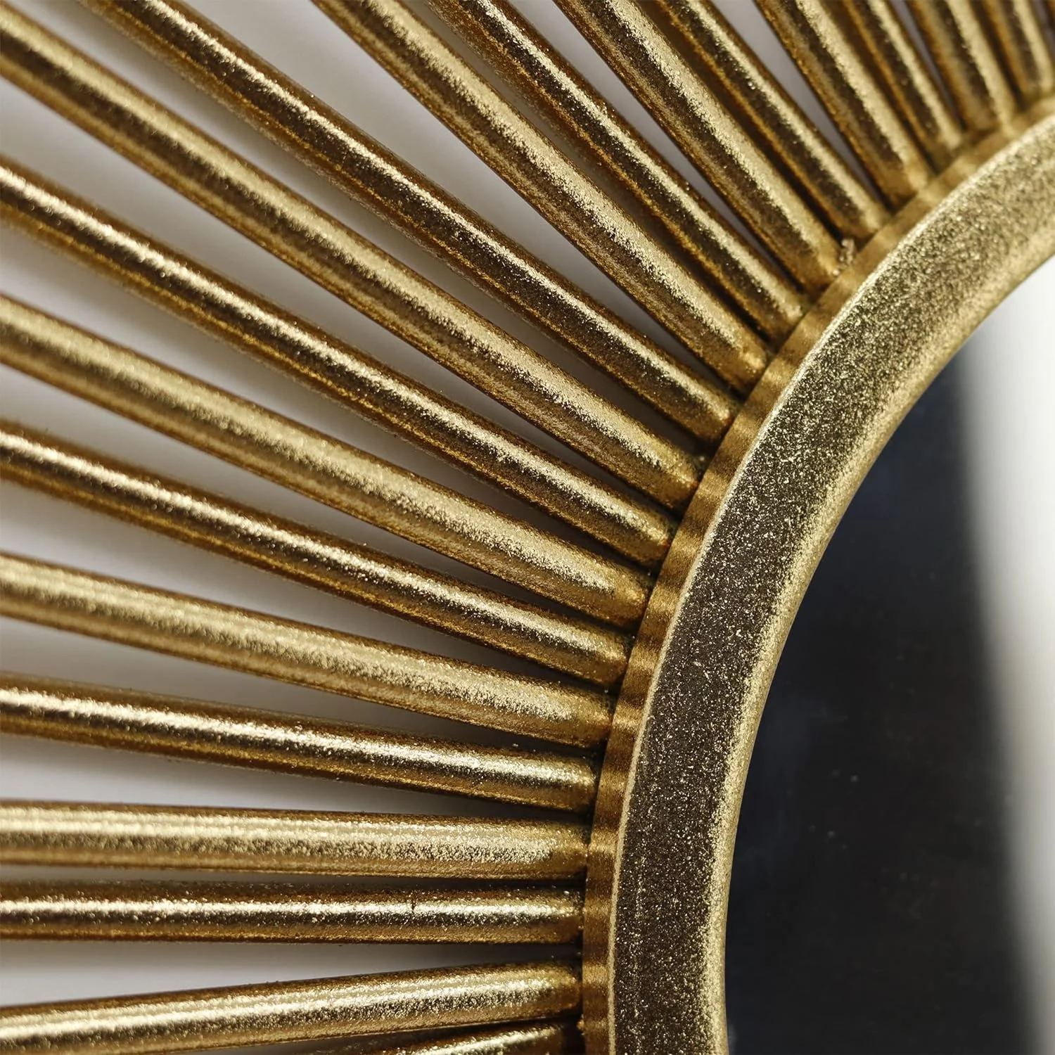 Parisloft Espejo de pared de metal, con forma de diamante, color dorado champán, 38 pulgadas de alto - Imagen 5