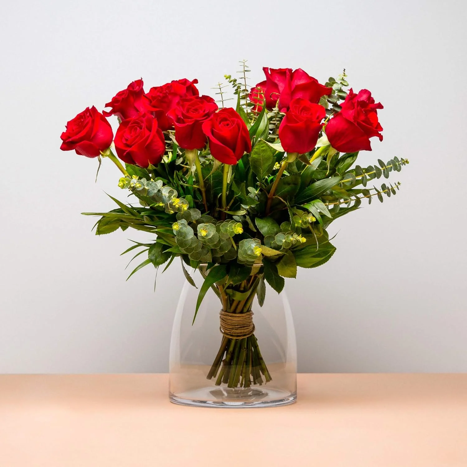 Ramo de 15 Rosas Rojas - Lyon - Envío de Ramos de Flores Naturales a Domicilio 24H Gratis - Flores Frescas - Tarjeta dedicatoria incluida de Regalo - Caja Especial para Ramos de Flores Naturales… - Imagen 2