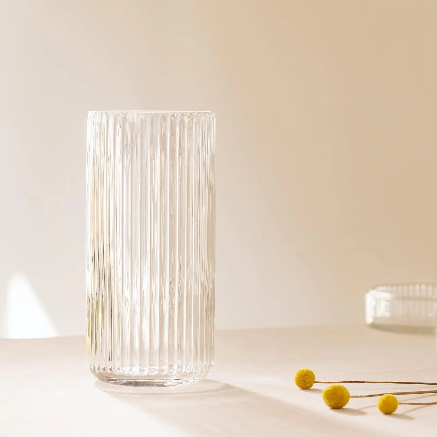 Navaris Jarrón de Cristal Estriado - Moderno diseño de Vidrio Acanalado - Tamaño Ideal para Eventos - Resistente y Estable - Estilo Elegante Actual - Imagen 4