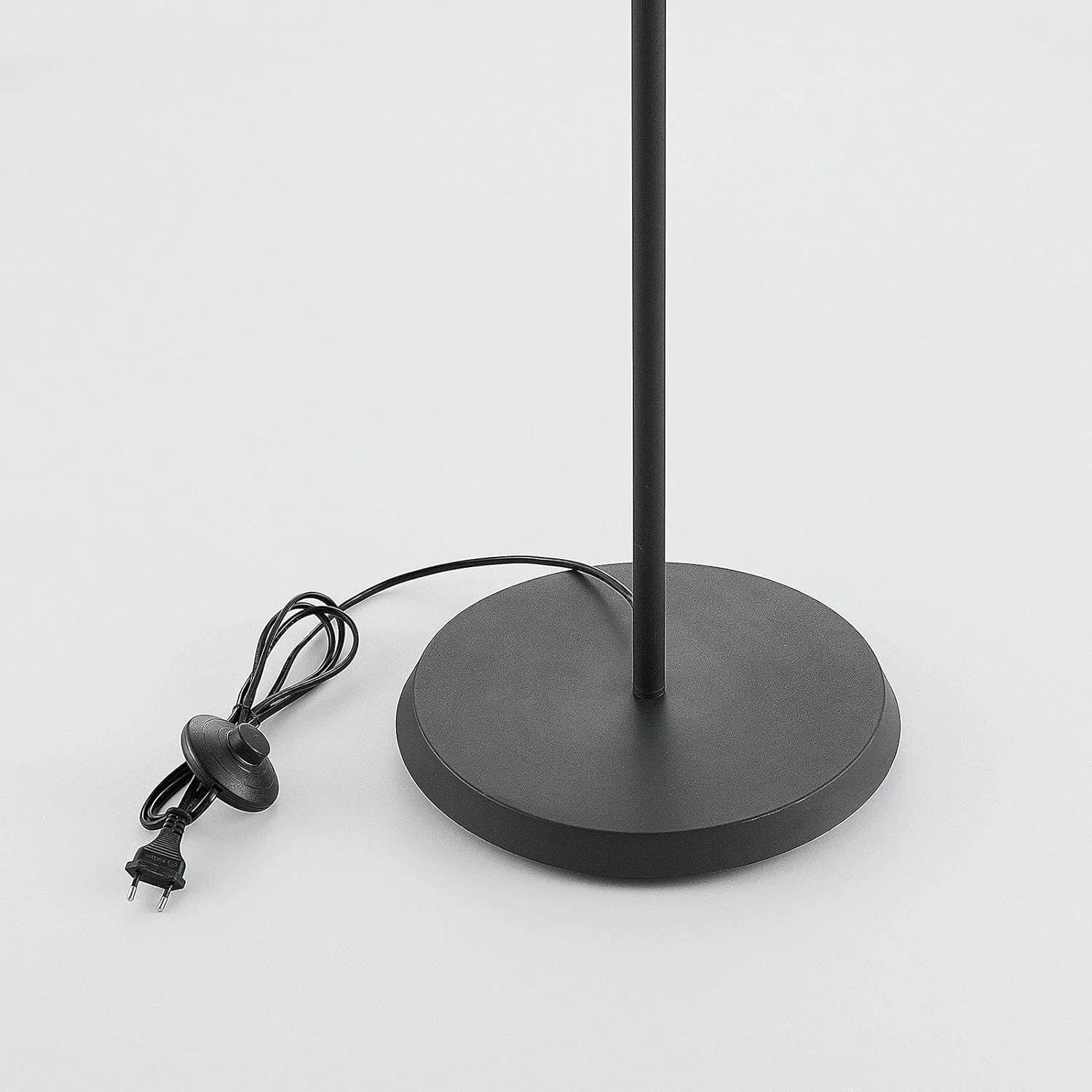 Lámpara de pie 'Idalene' (Moderno) en Negro hecho de Metal e.o. para Salón & Comedor (2 llamas, E27) de Lindby | lámpara de pie - Imagen 7