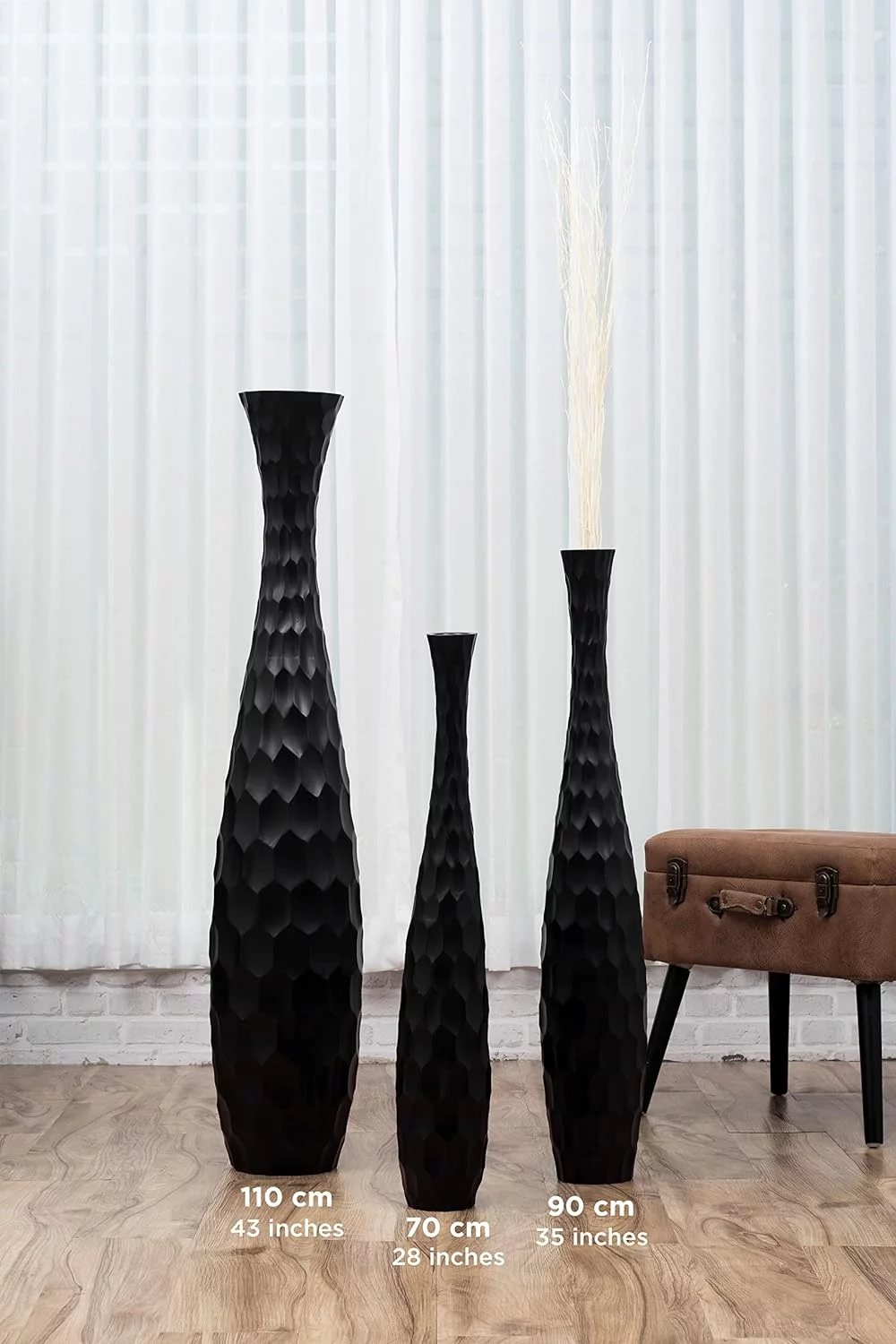 Jarrón Decorativo de Suelo Negro – Estilo Moderno y Elegante en Madera de Mango, 70 cm – Leewadee (copia) - Image 5