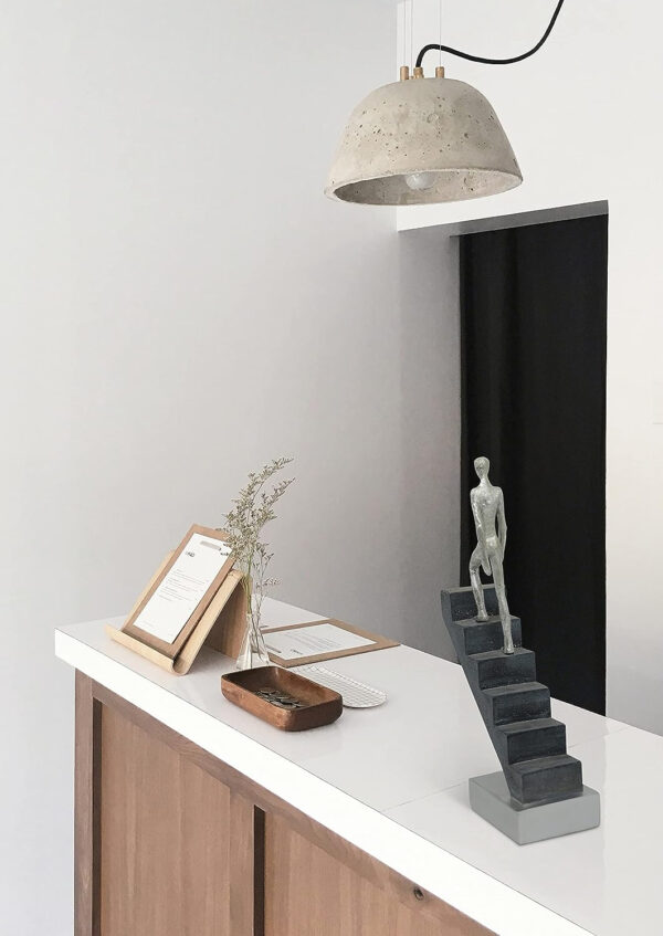 Figura Decorativa «El Camino a la Cima» - Escultura de mármol de 29 cm de Altura como motivación - Estatua Decorativa Moderna para el salón, el despacho y la Sala de Studio, como Regalo - Imagen 6