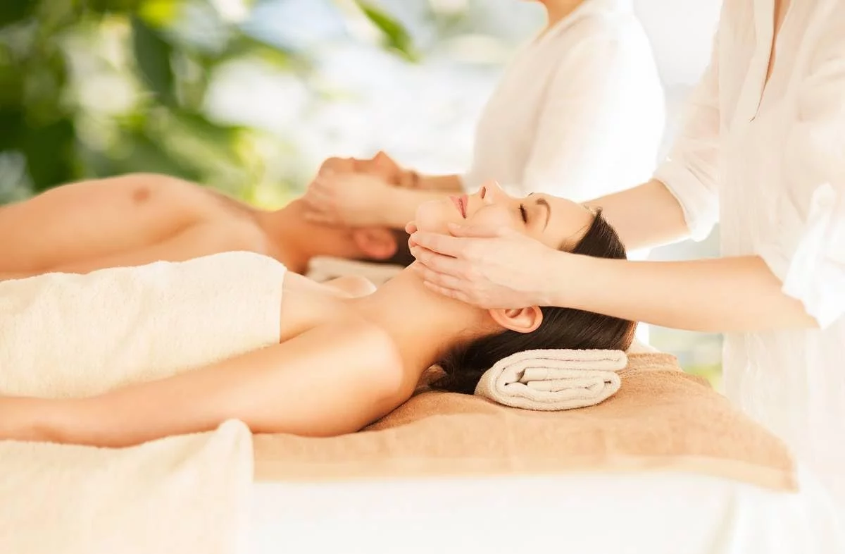 WONDERBOX - Gift Box - Luxury Rituals - 1 Exceptional Wellness Treatment such as Couples Massages, Diamond Tip Facial Treatments, Access to Exclusive Water Circuits - Image 3