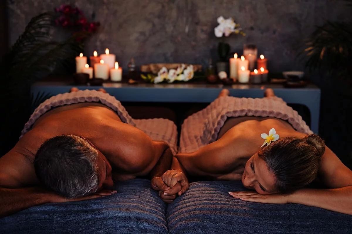 WONDERBOX - Gift Box - Luxury Rituals - 1 Exceptional Wellness Treatment such as Couples Massages, Diamond Tip Facial Treatments, Access to Exclusive Water Circuits - Image 5