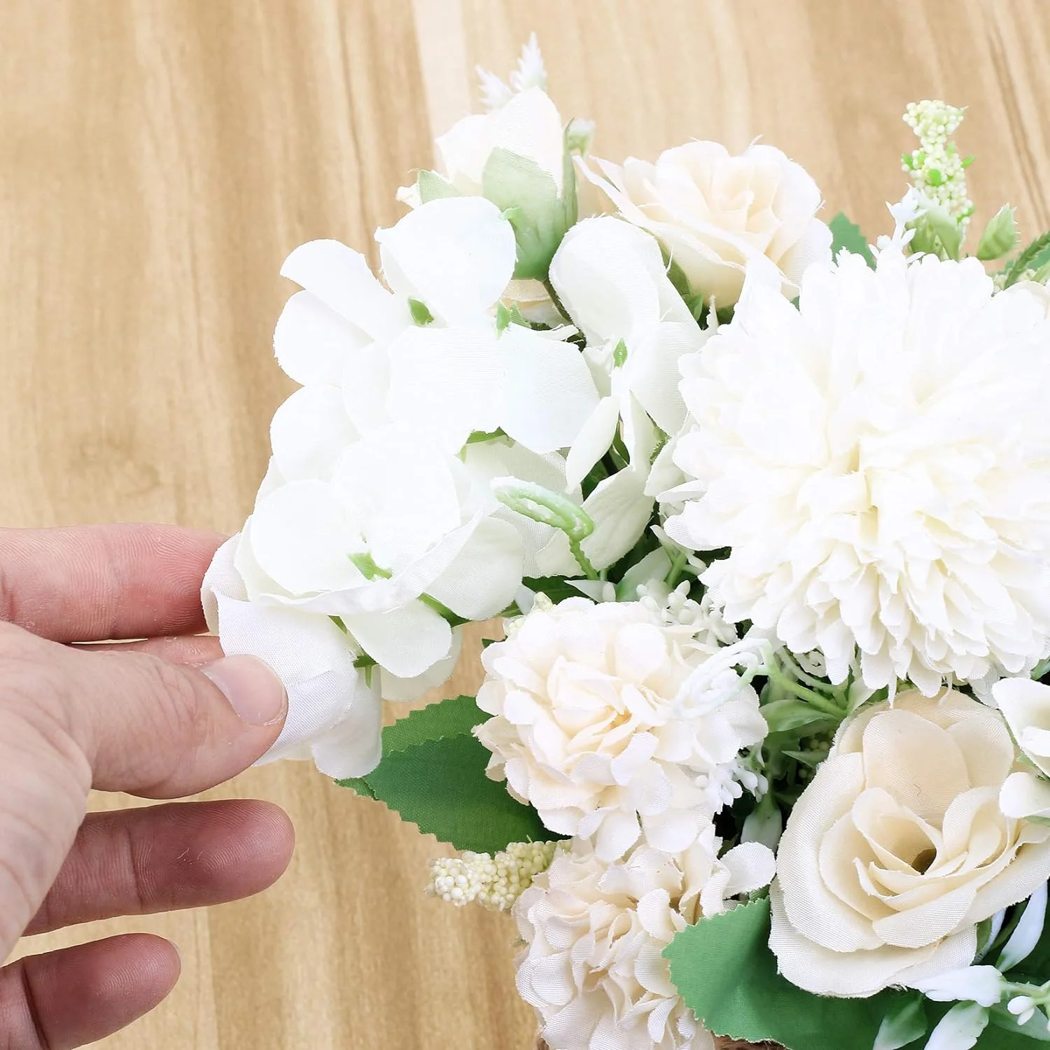 Yibaijia Flores Artificiales con Jarrón, Arreglos Flores de Seda Rosas Hortensia, Maceta para Decoración Hogar, Mesa de Boda, Ventana, Dormitorio, Oficina, Fiesta (Blanco) - Imagen 3