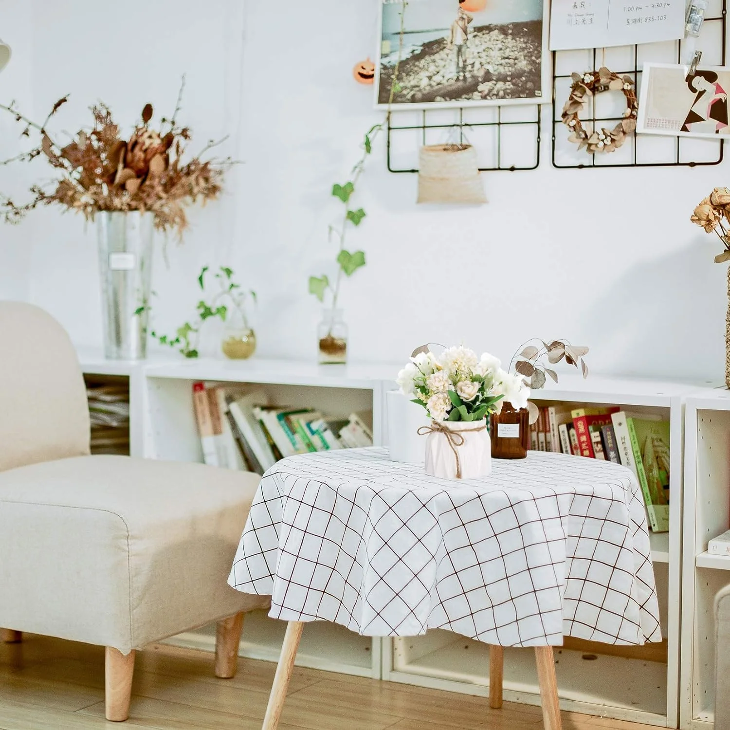 Yibaijia Flores Artificiales con Jarrón, Arreglos Flores de Seda Rosas Hortensia, Maceta para Decoración Hogar, Mesa de Boda, Ventana, Dormitorio, Oficina, Fiesta (Blanco) - Imagen 4