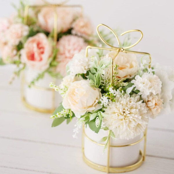 KIRIFLY Flores artificiales falsas en florero, peonía sintética, hortensias de seda, centros de mesa, decoración para decoración de mesa de boda (blanco en dorado) - Imagen 4