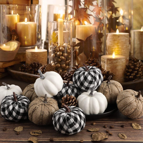 Benjia Decoraciones de otoño de mini Calabaza para afuera, Grandes Calabazas ornamentales de Tela Escocesa En Blanco Y Negro para Halloween, 12 Piezas