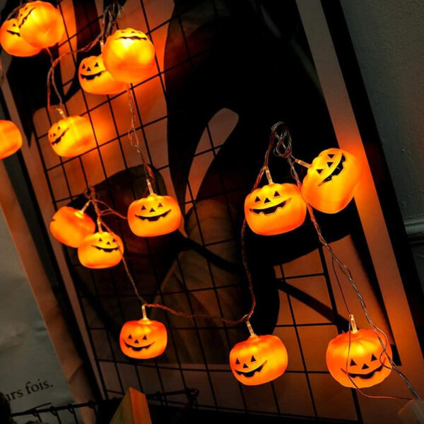 MELEXING - Guirnalda de luces para decoración de Halloween, 10 pies y 20 luces LED de calabaza con pilas para Halloween para interiores y exteriores (2 modos de luces intermitentes y constantes) - Imagen 4