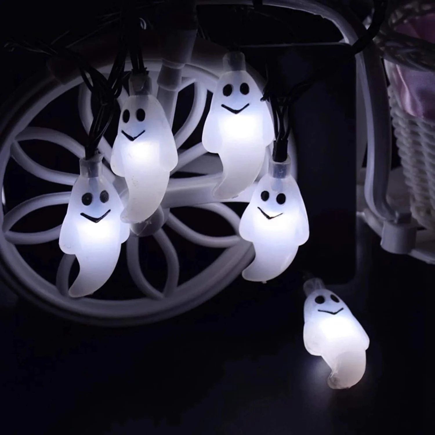 Halloween Ghost String Lights, 20-Foot Solar-Powered, 30 Outdoor Ghost LED Lights for Patio, Garden, Door, Christmas Decoration - Image 3