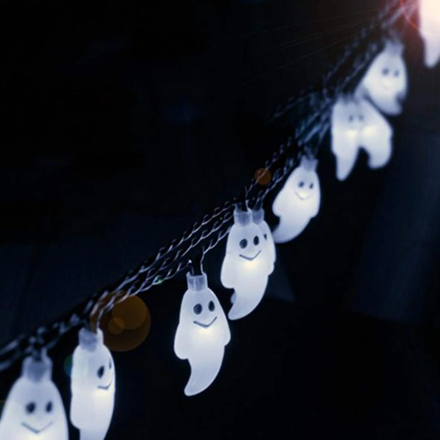 Halloween Ghost String Lights, 20-Foot Solar-Powered, 30 Outdoor Ghost LED Lights for Patio, Garden, Door, Christmas Decoration - Image 5