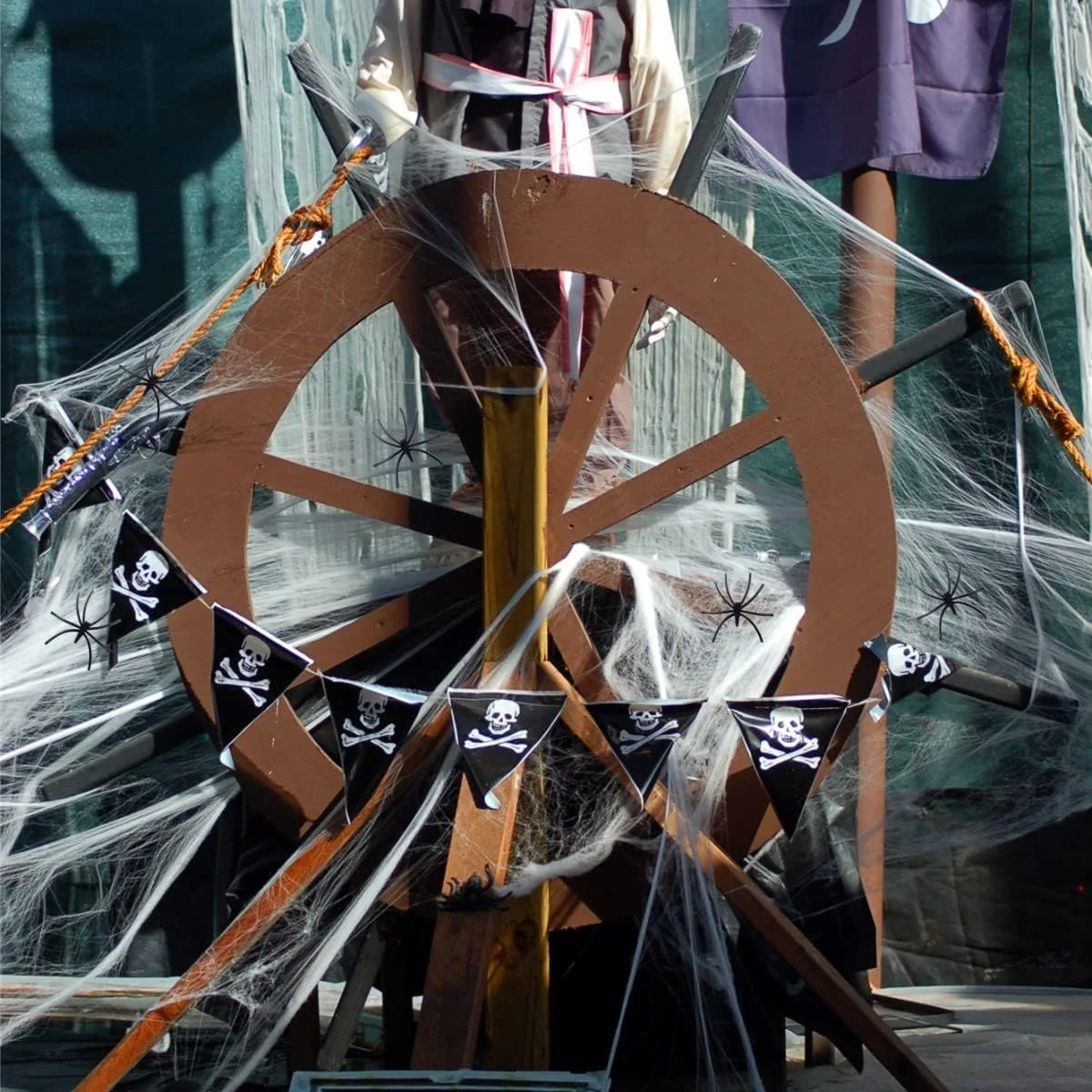 Halloween Spider Web, 400g Stretchable Web with 70 Spiders, Halloween Decoration Spider Web, White Spider Web, Spooky Cobweb, Haunted House Webs for Fireplace and Windows - Image 4