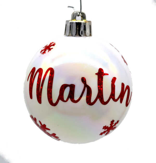 Mad & Cut. Bolas de Navidad de cristal personalizadas para árbol. Adornos navideños originales. - Imagen 10