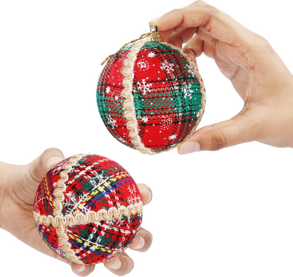 Belle Vous Bola Navidad (Pack de 12) Adornos Navidad 8 cm Bolas Verdes y Rojas a Cuadros con Cuerda — Decorar Árbol de Navidad — Adornos Navideños Colgantes para Fiestas Interior Exterior - Imagen 4