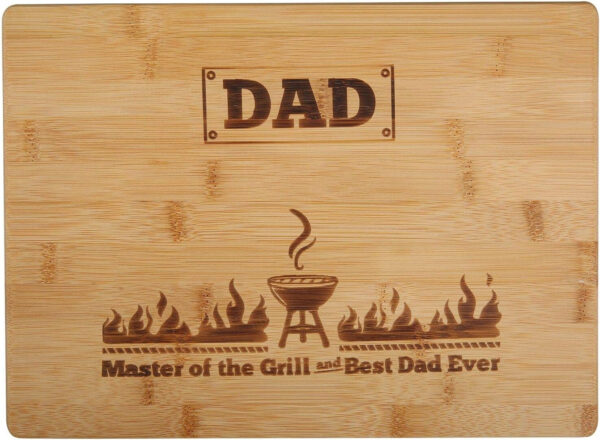 Tabla de cortar grabada con láser Master of the Grill and Best Dad Ever Día del Padre, regalos de cumpleaños para papá, tabla de cortar rectangular de bambú (11,8 x 8,7 x 0,12,7 cm)